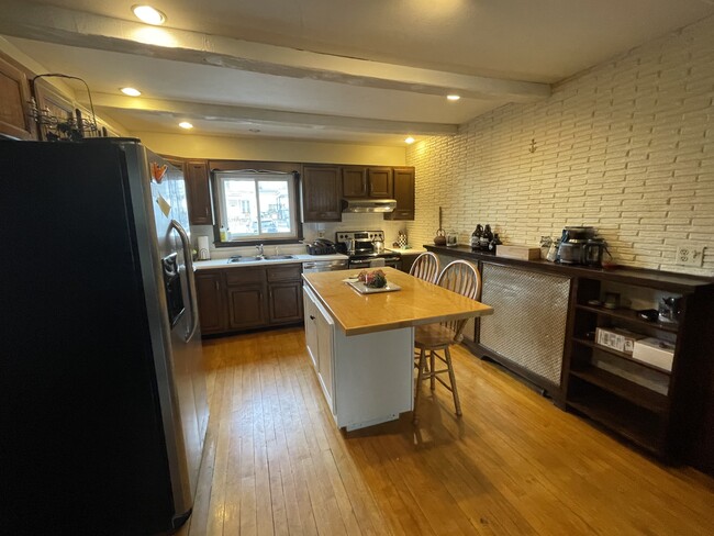 Stainless Appliances - 395 Hanover St