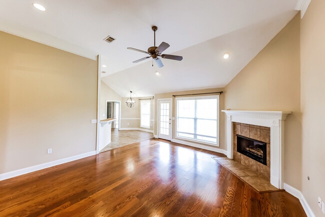 Building Photo - 403 Knights Cove W