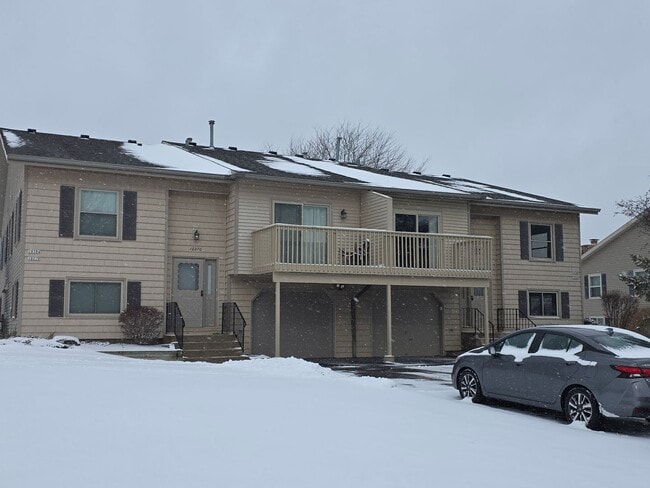 Building Photo - 2 bedroom 2 bathroom Franklin townhome