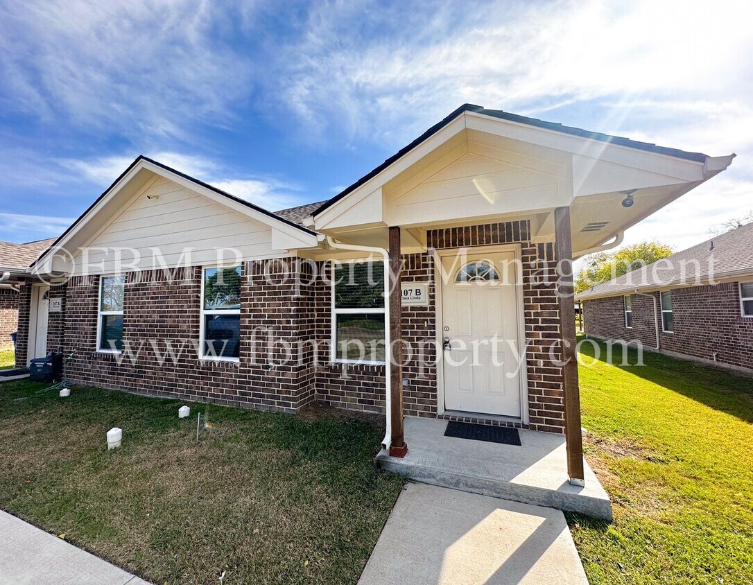 Primary Photo - Casa Linda 107 / JW - JV