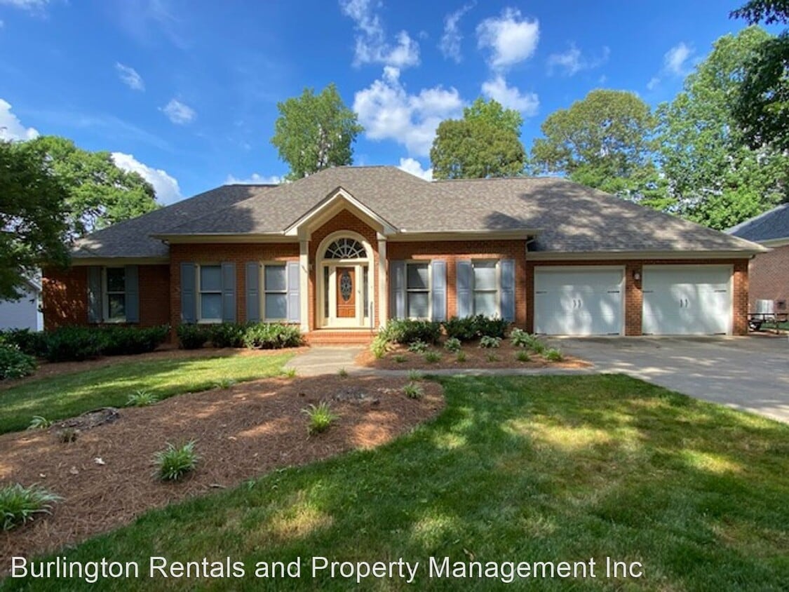 Primary Photo - 3 br, 2 bath House - 105 Avenue of Trees