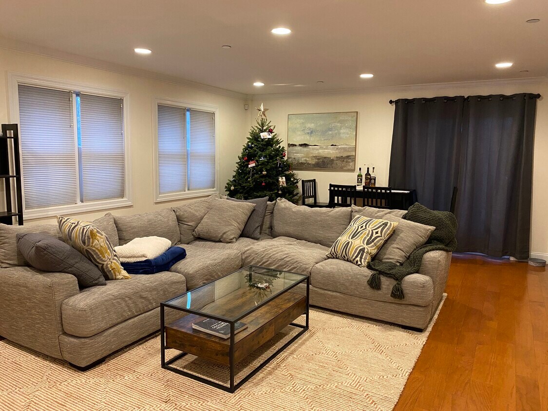 4223 212th St Unit 2C, Bayside, NY 11361 Condo for Rent in Bayside