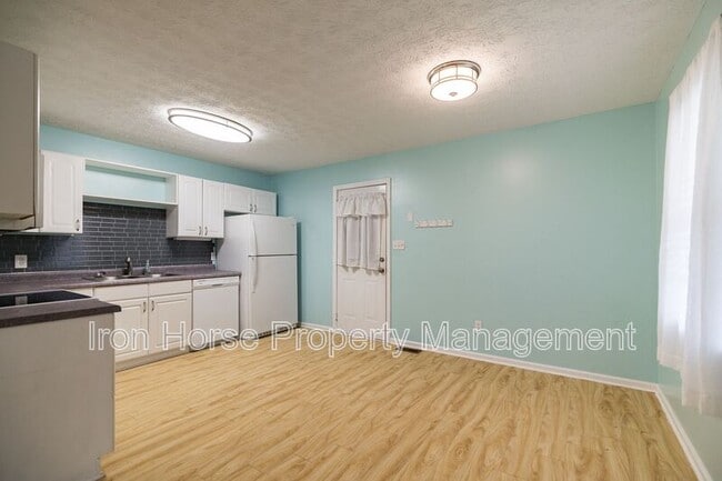 Building Photo - 357 Mary Alice Dr