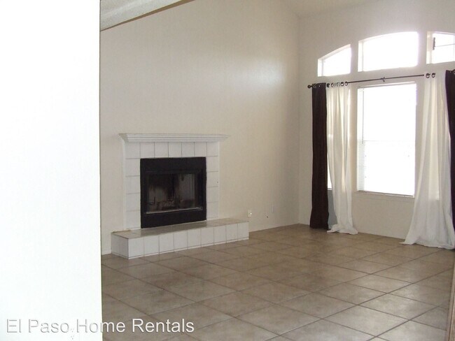 Foto del edificio - 3 br, 2 bath House - 11804 Urbici Soler Dr.