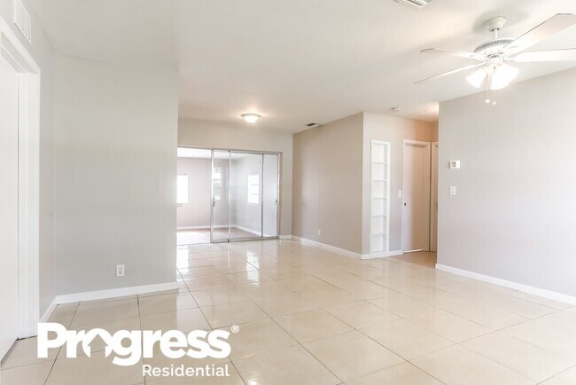 Foto del edificio - 6112 NW 8th St