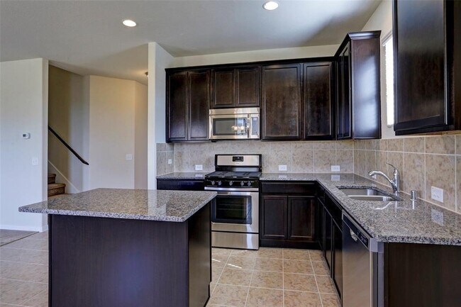 Foto del edificio - 5303 Ivory Glass Dr