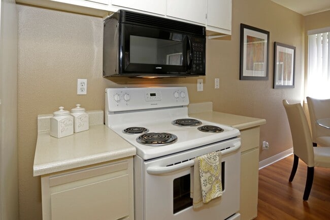 Interior Photo - Acacia Apartments