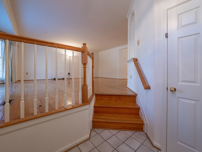 Building Photo - Spacious Garage Townhome at Fallstone Comm...