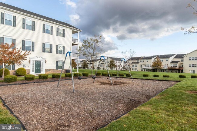 Building Photo - 35 Tuxford Ln
