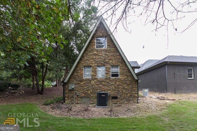 Building Photo - 4984 Donald Dr