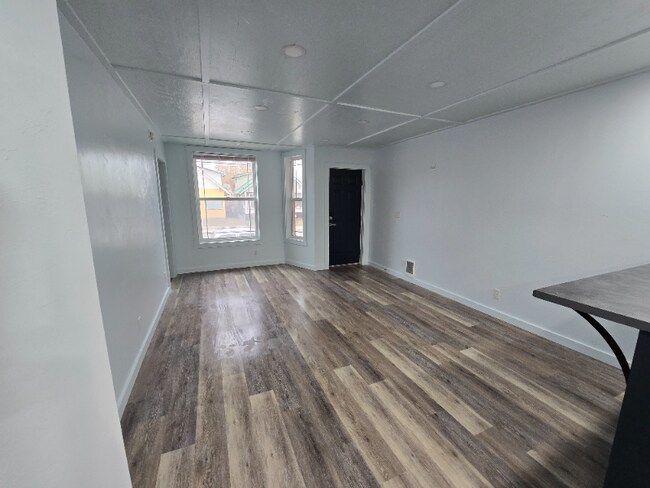 Foto del edificio - 1130 E 2nd St