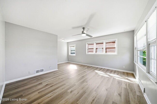Building Photo - 3021 Wedgewood Wy