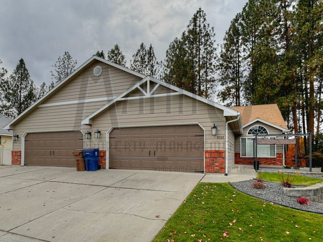 Primary Photo - Stunning Indian Trail Duplex