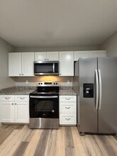 Building Photo - 907 Linden St