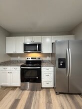 Building Photo - 907 Linden St