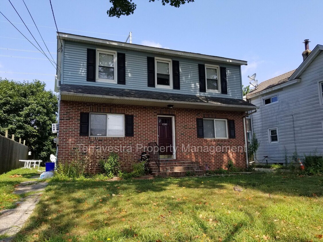 Primary Photo - 1026 Broadway