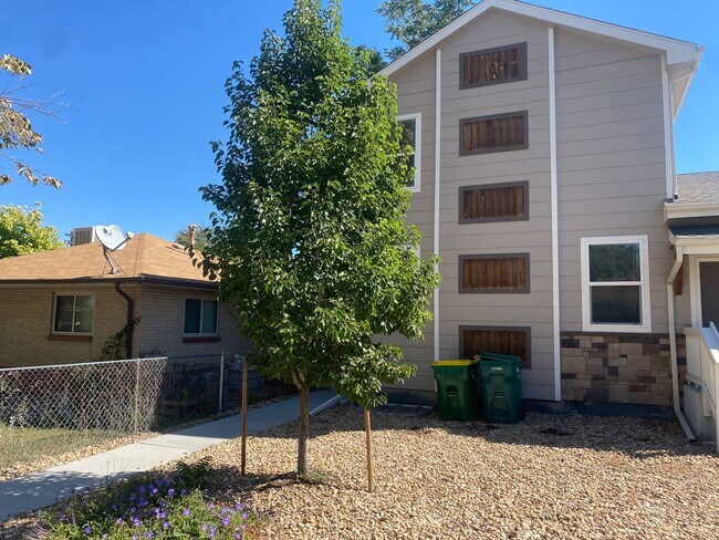 Foto del edificio - Spacious Englewood Home