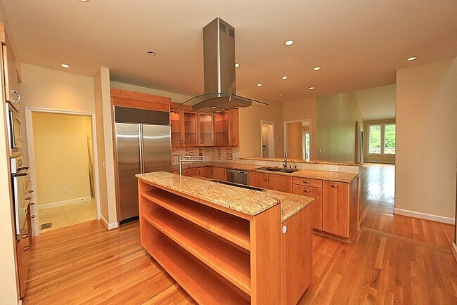 Building Photo - 16 Bayswater Pl
