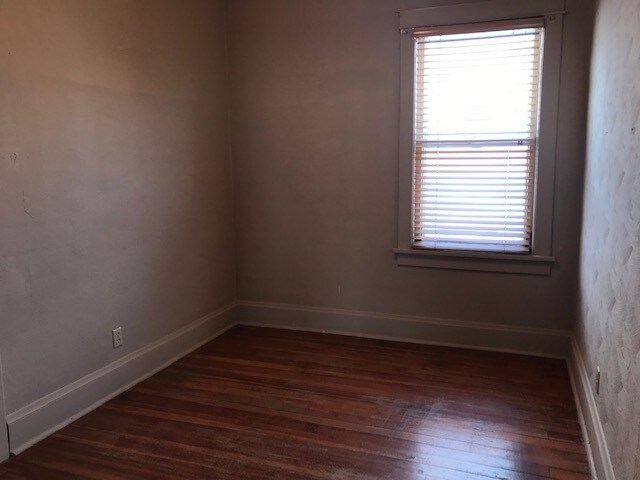 Building Photo - Four bedroom two bathroom house for rent.