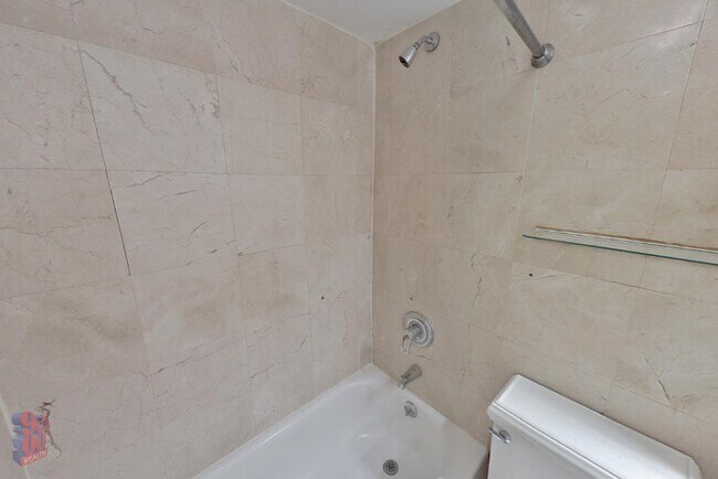 Foto del edificio - 432 E 13th St