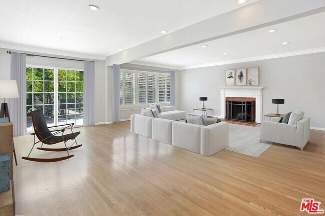 Foto del edificio - 4922 Hayvenhurst Ave