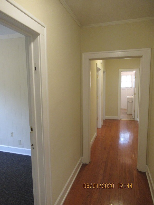 Foto del edificio - 719 E 7th St