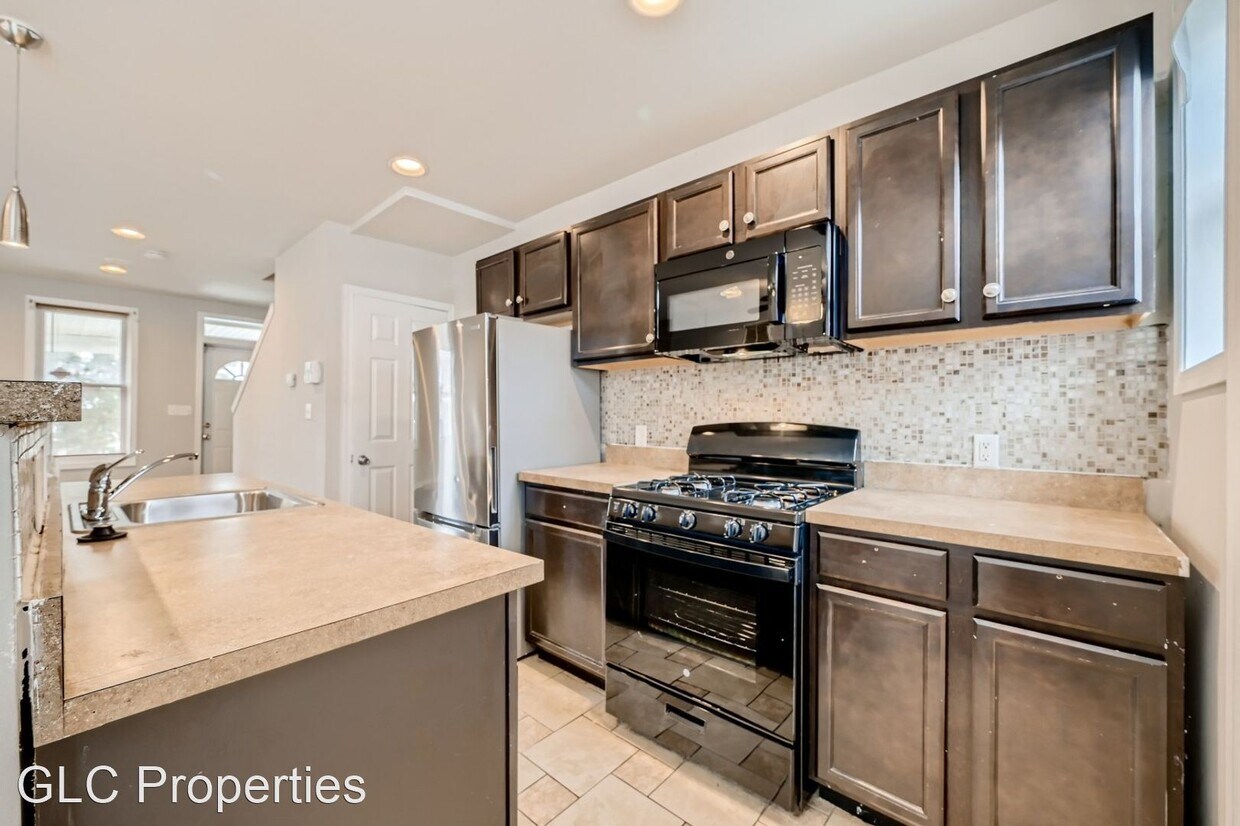 Primary Photo - 3 br, 2 bath House - 3337 Elmley Ave
