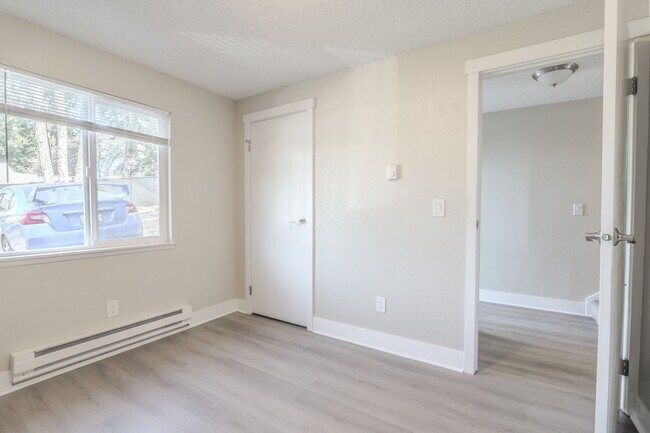 Foto del edificio - Open Concept Townhome with Balcony
