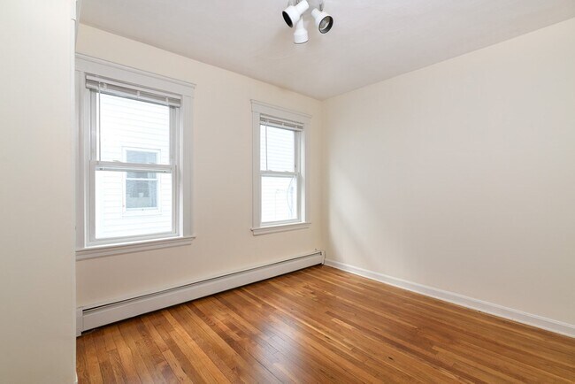 Foto del edificio - 305 Hurley St