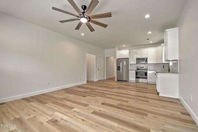 Foto del edificio - 703 Swadley Rd