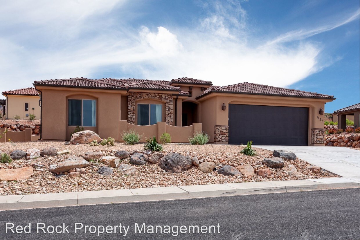 3 br, 2 bath House 1207 S Rainbow Bridge... House Rental in