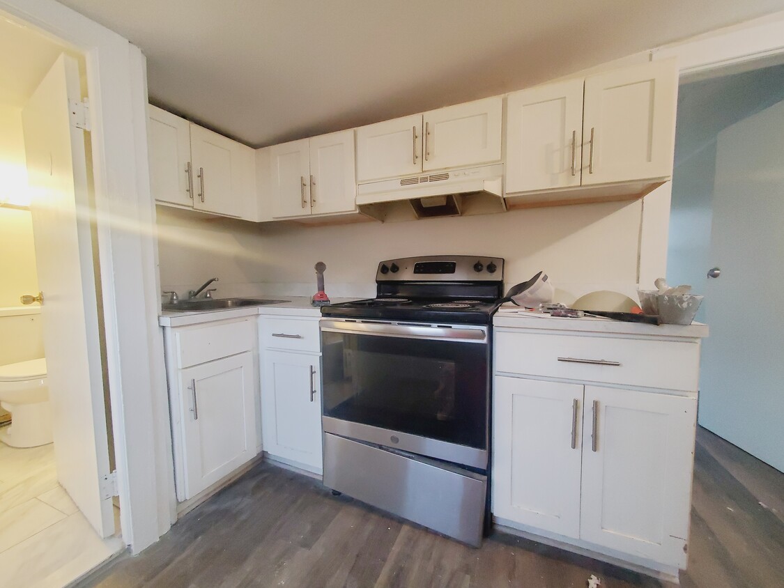 Foto principal - 76 Pearsall Ave