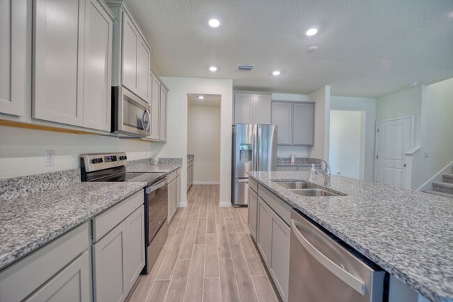 Building Photo - Beautiful 4 Bedroom 3 Bath Home in Arbor G...
