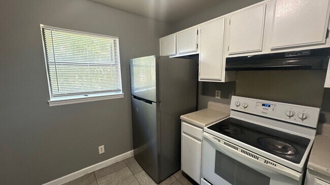Foto del edificio - 224 Greenleaf Cir