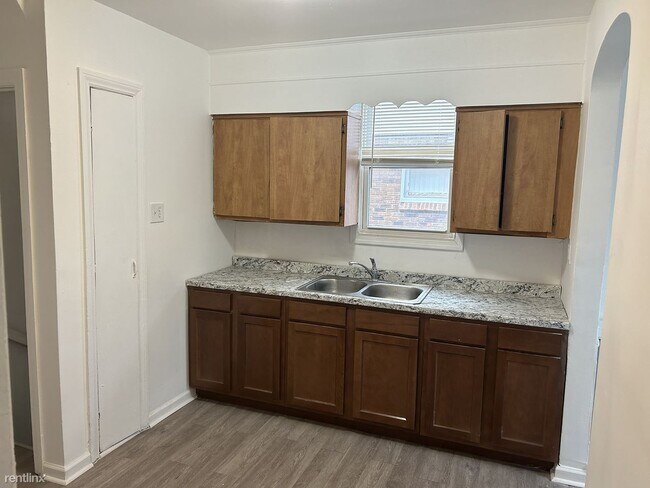 Building Photo - 3 br, 1.5 bath House - 6192 Oldtown St