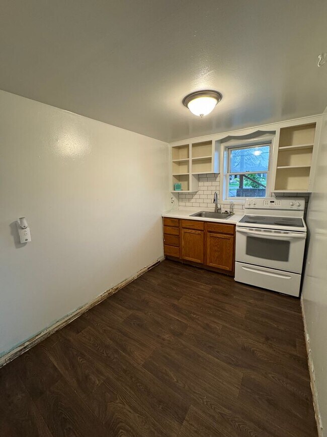 Foto del edificio - 1300 5th Ave N