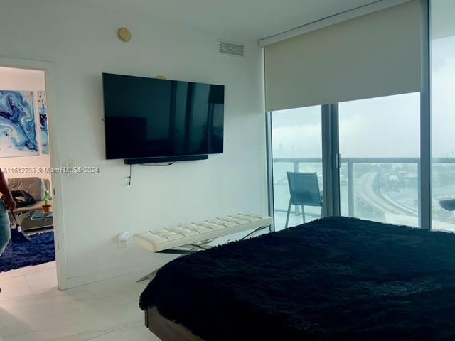 Building Photo - 888 Biscayne Blvd