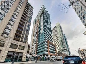 Building Photo - 8 Mercer St