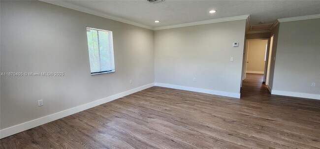Foto del edificio - 6121 SW 39th St