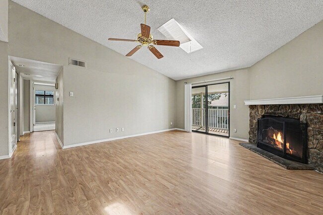 Foto del edificio - 902 S Walden St