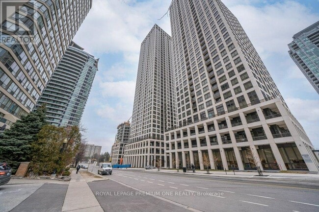 Building Photo - 30 Elm Dr W