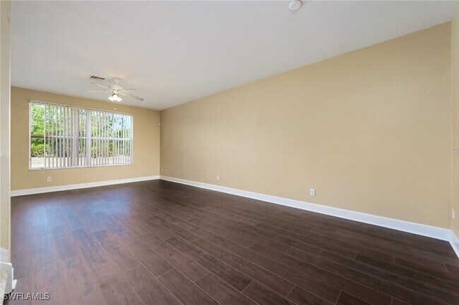 Foto del edificio - 9745 Roundstone Cir