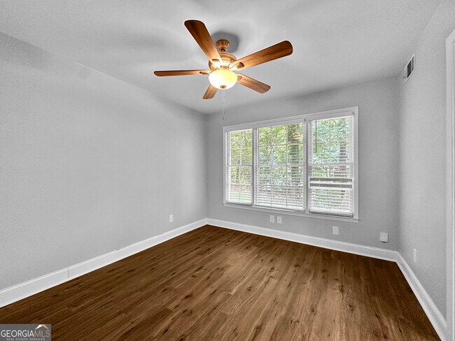 Foto del edificio - 608 Silver Trace Ct