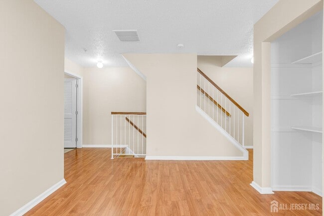 Building Photo - 98 Prestwick Way