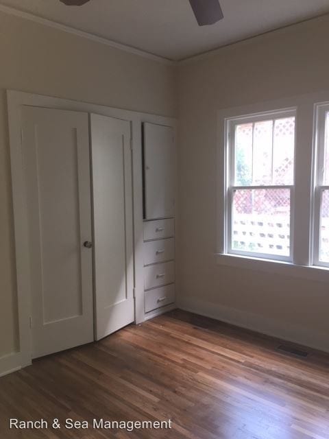 Building Photo - 3 br, 1.5 bath House - 1002 West St.