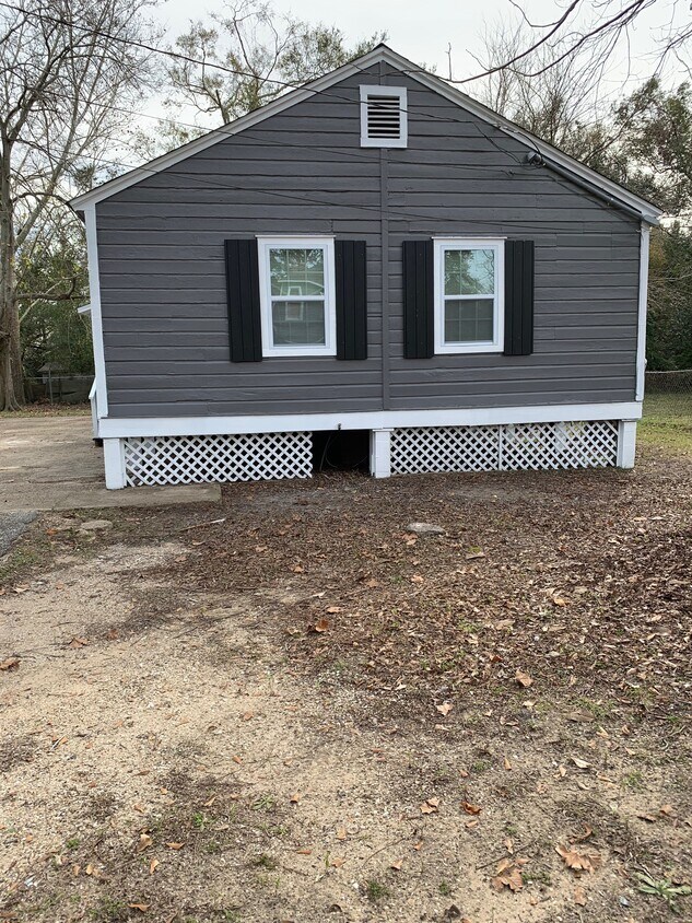 Foto principal - 1819 Seale St