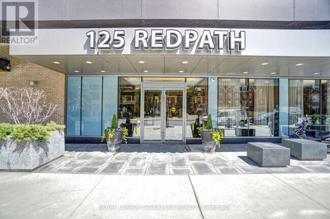 Photo du bâtiment - 125 Redpath Ave
