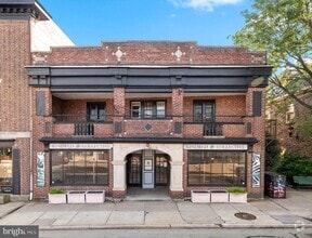 Building Photo - 836 W Lancaster Ave