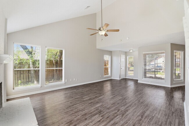 Foto del edificio - 3643 Storm Creek Dr