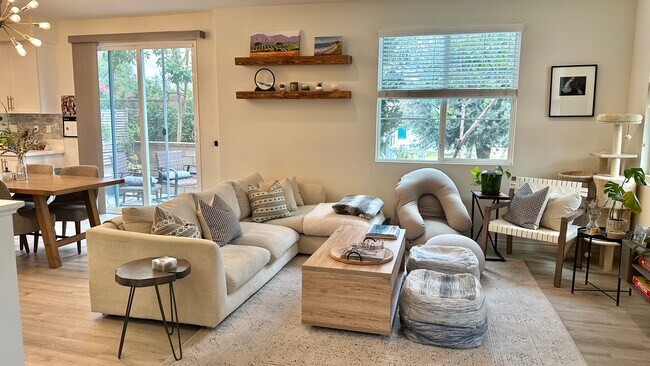 Sala de estar - 194 Olive Ave